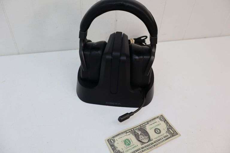 Nice Xiberia Wireless Gaming Headset w/Charging Stand! (1A)