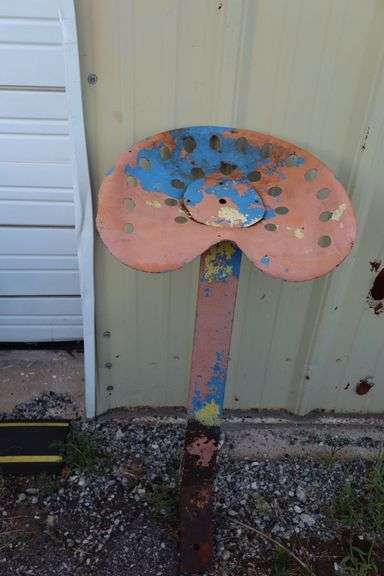 Vintage Metal Tractor Seat! (RD)