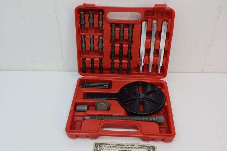 NEW Bearing Puller Set w/Hard Carry Case! (5D)