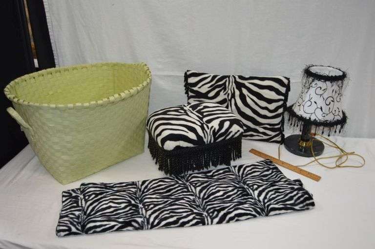DECORATIVE STOOL, THROW PILLOW, LAMP & LAP BLANKET