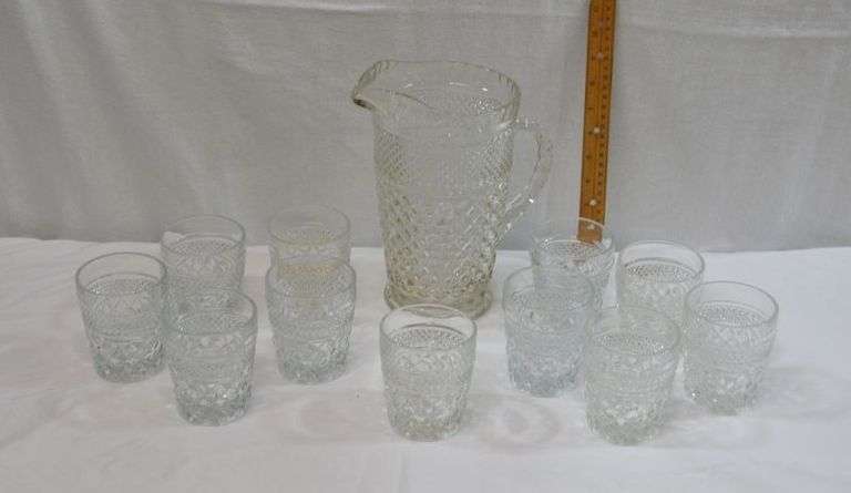 VINTAGE ANCHOR HOCKING PITCHER & GLASSES