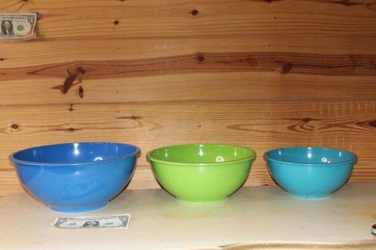 Serving Bowls set of 3, Melamine like.  R418