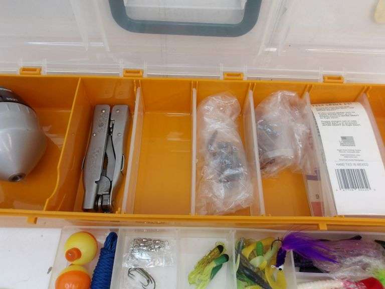 NEW Zebco Rod/Reel & Tackle Combo Kit! (9C)
