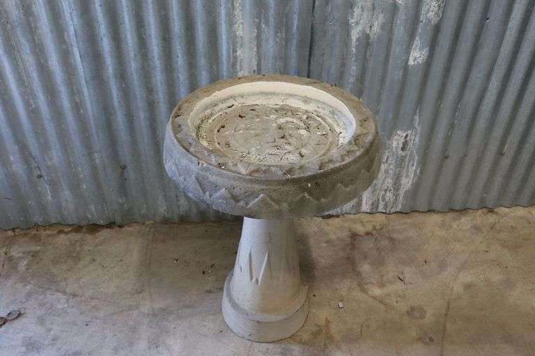 Concrete Bird Bath! VERY Heavy! Some hairline cracks, but still lots of life left! (RD)
