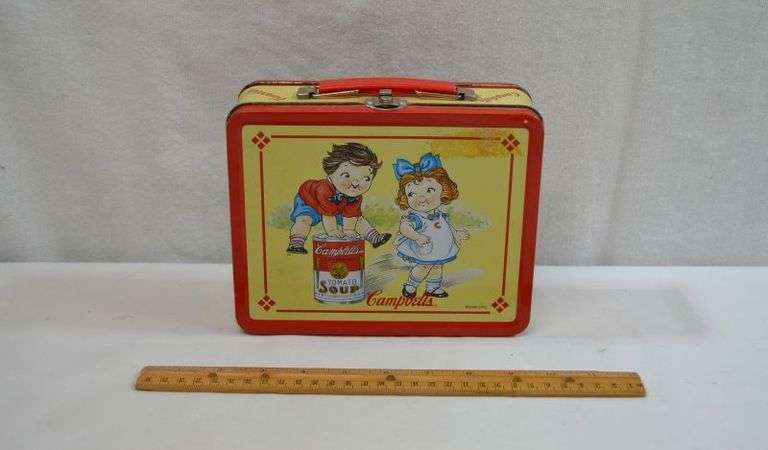 VINTAGE METAL LUNCH BOX