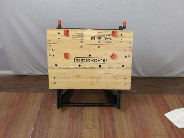 Black & Decker Workmate 425 Portable Work Center! (RD)