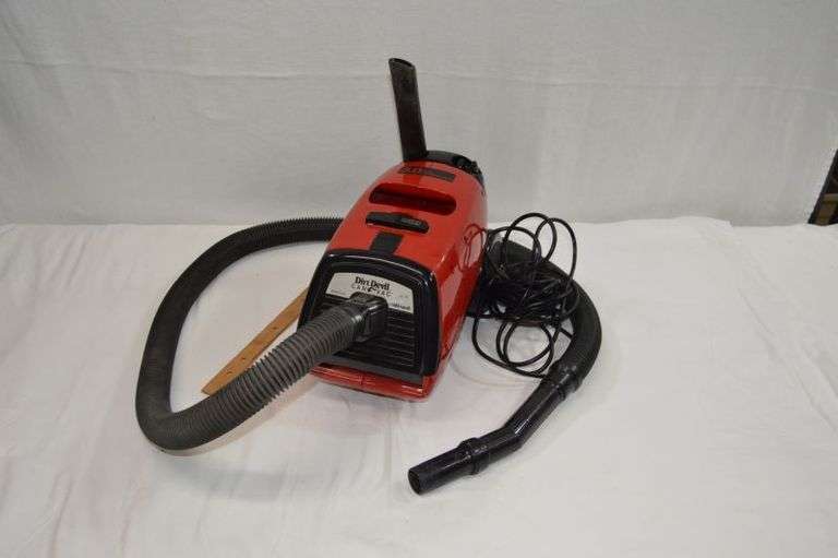 DIRT DEVIL VACUUM CLEANER