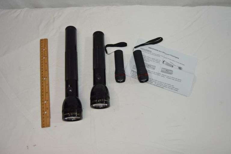 2 MAG LITES & 2 ZOOM FLASHLIGHTS