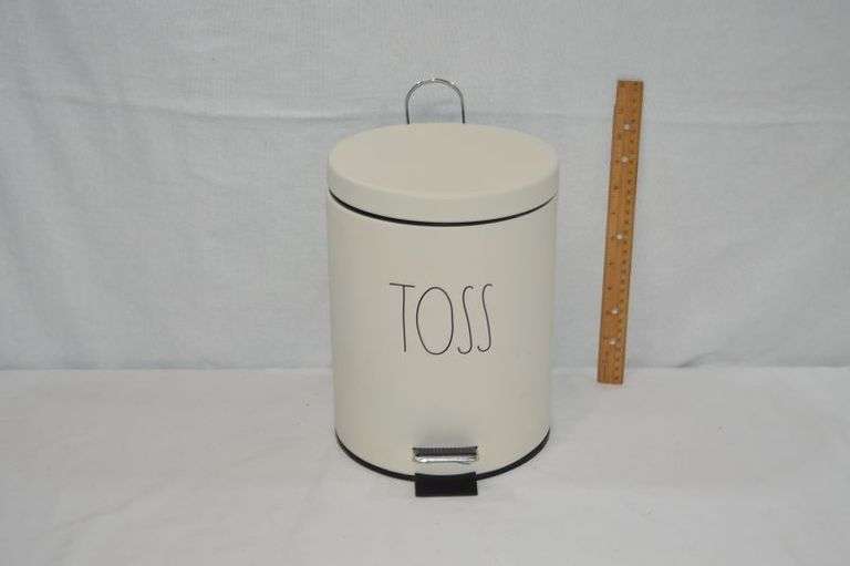 CUTE WASTEBASKET