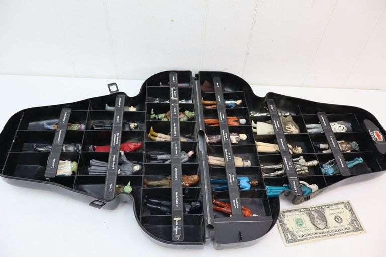 $$$ Vintage 1977 Kenner Star Wars Darth Vader Action Figure Collector's Case FULL of Vintage 1970's-80's Figures!! *LOOK THIS UP* The case has it's OWN value, as well as EACH figure/accessory!! $$$ GREAT LOT!! (OS)