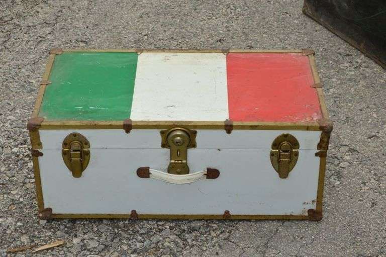 VINTAGE TRUNK