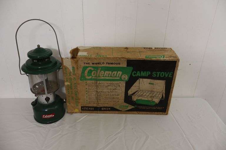 Coleman Camp Stove (lightly used w/box) & Coleman Lantern! (8A)