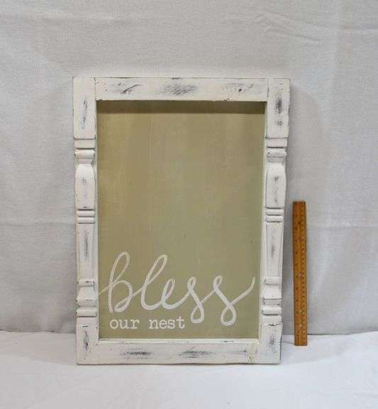 DISTRESSED WOOD PICTURE FRAME