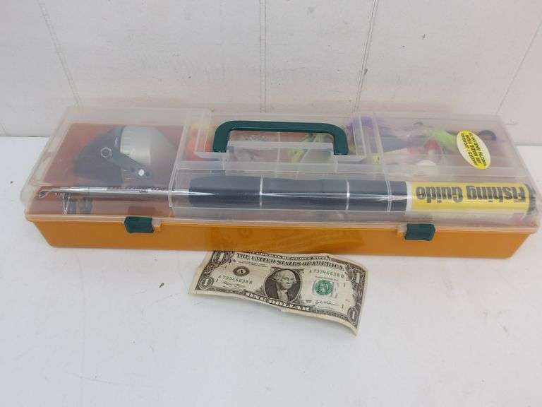 NEW Zebco Rod/Reel & Tackle Combo Kit! (9C)