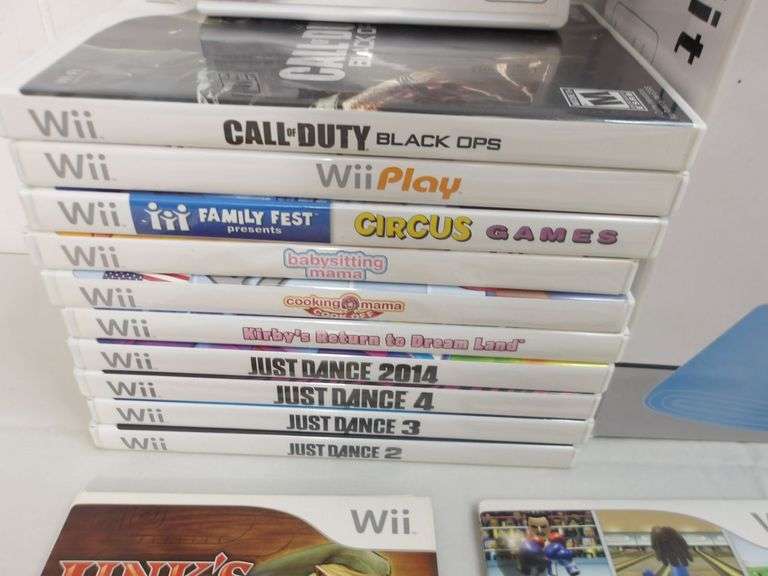Large Wii Accessory Lot! Controllers, NEW Sport Mat, Multiple Games (Mario Kart, Wii Sports, Link's, ETC) & More! (8B)