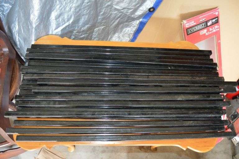 LARGE AMOUNT OF METAL/STEEL ?? I AM NOT SURE WHAT THEY ARE USED FOR. THEY ARE HOLLOW INSIDE AND HAVE A SMALL HOLE ON ONE SIDE ON THE TOP - 29" LONG x 3/4" SQUARE TUBING. LAST WINNER WOULDN’T SHOW