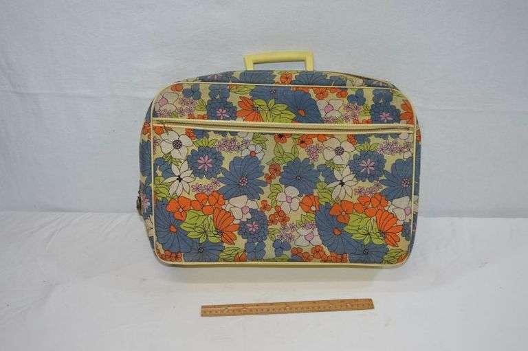 VINTAGE SUITCASE