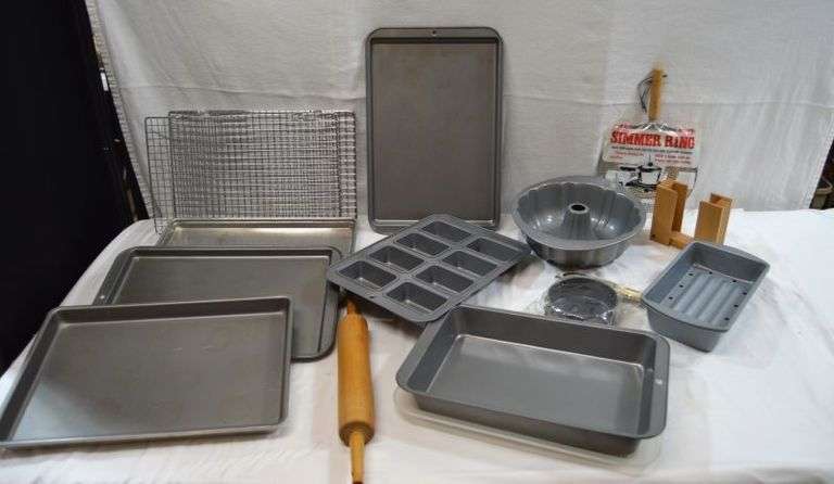 BAKING LOT