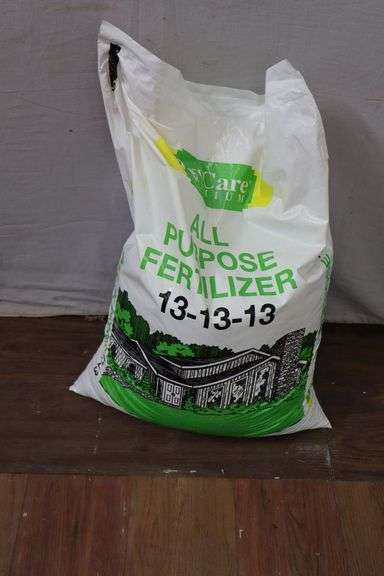 NEW 40LB Bag of Pennington Pro Care All Purpose Lawn Fertilizer! (RD)