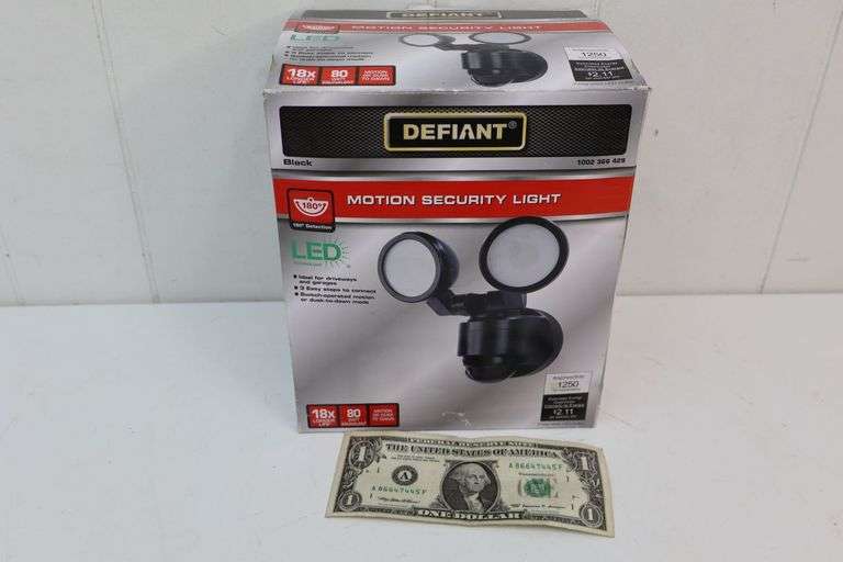 NEW Defiant LED Motion Security Light! (12B)