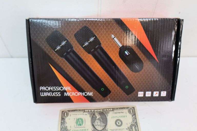 NEW Professional Wireless Microphone Set! (2 mics w/transmitter) (2B)