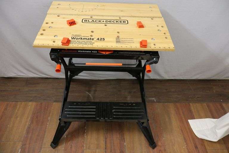 Black & Decker Workmate 425 Portable Work Center! (RD)