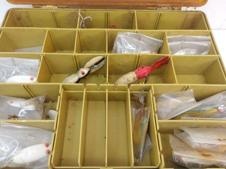 Vintage Plano Magnum Tackle Box & Contents! (12D)