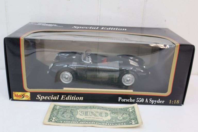 Maisto Special Edition Porsche 550 A Spyder 1:18 Die Cast Replica! (14C)