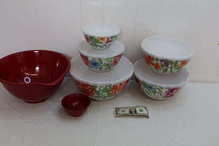 Nice Melamine Mixing Storage Bowl Set & More! All in excellent condition! (10C)
