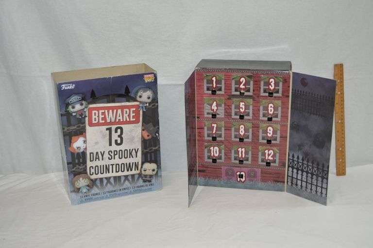 FUNKO 13 DAY SPOOKY COUNTDOWN - USED, BUT ALL PIECES ARE THERE