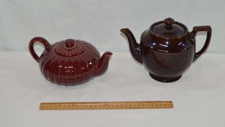 CERAMIC TEAPOTS