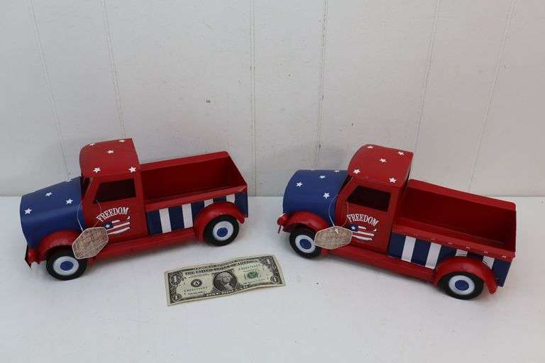 NEW Lot of TWO Country Side All Metal Patriotic Decorative Trucks! (6B)
