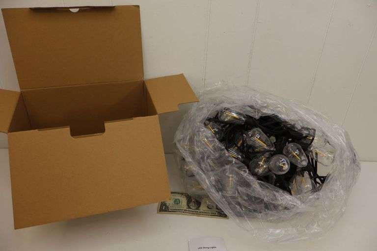 NEW 100FT LED String Lights Set w/Extra Bulbs! (2B)