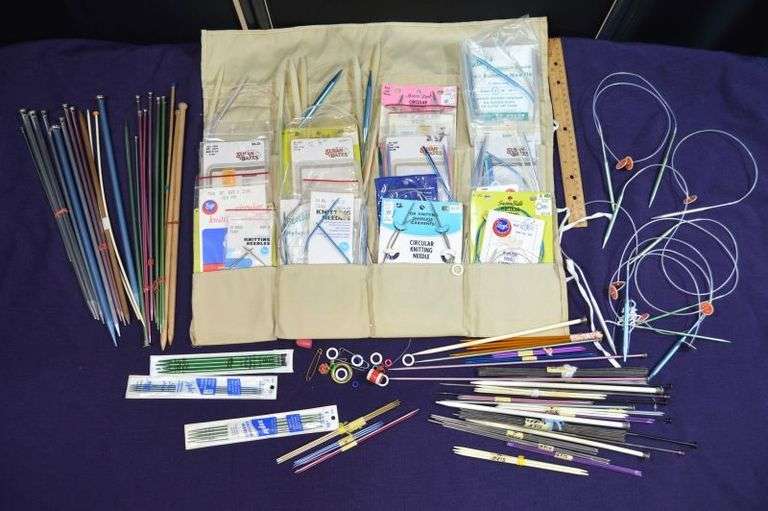 LARGE AMOUNT OF KNITTING NEEDLES