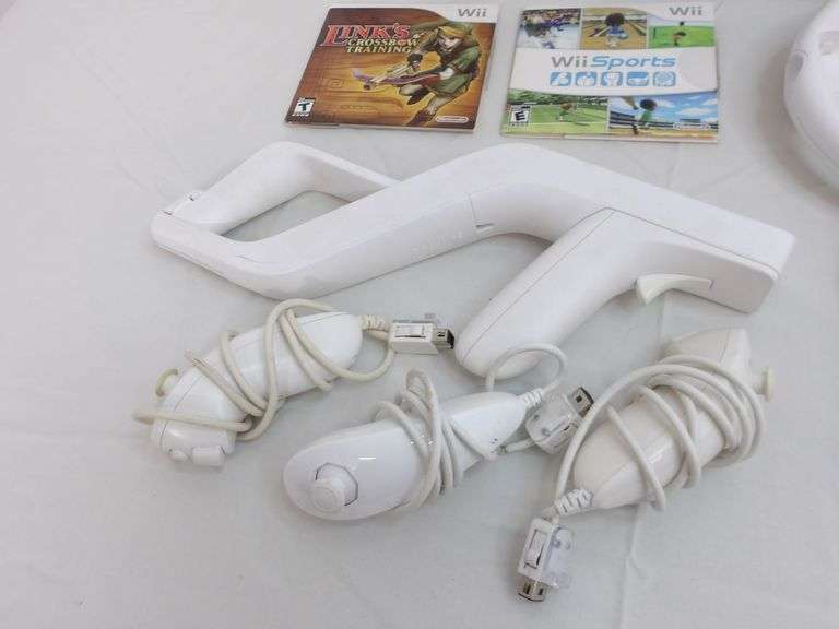 Large Wii Accessory Lot! Controllers, NEW Sport Mat, Multiple Games (Mario Kart, Wii Sports, Link's, ETC) & More! (8B)