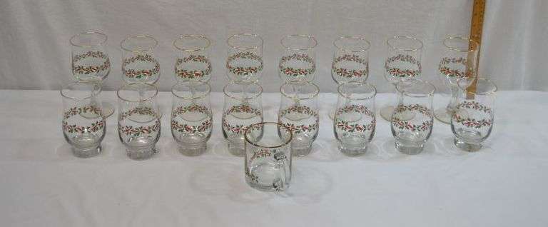 VINTAGE LIBBEY HOLLY BERRY GLASSWARE