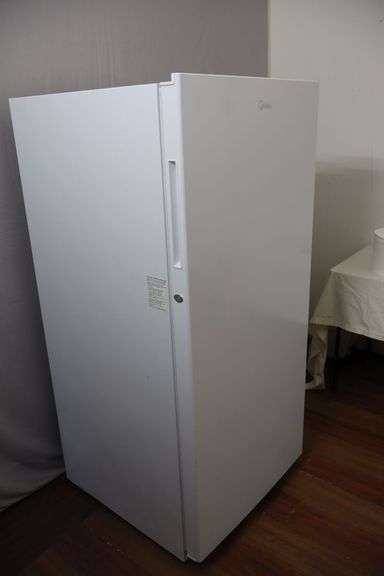 $$$ BRAND NEW Midea 21 Cubic Ft Large Capacity *CONVERTIBLE* Freezer/Refrigerator!! (Can be used as a freezer OR refrigerator!) $900+ Retail! (RD)