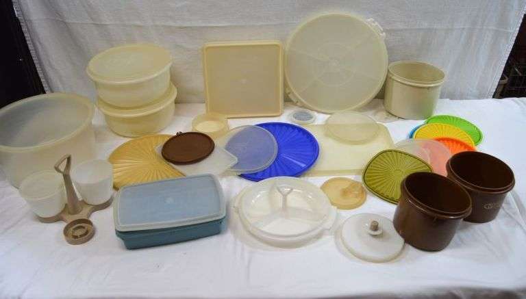 VINTAGE TUPPERWARE ITEMS & PIECES