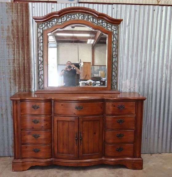 Beautiful Solid Wood Dresser w/Mirror! Some light scratching/wear on top, as shown. Good condition otherwise! 70x19x40 (RD)