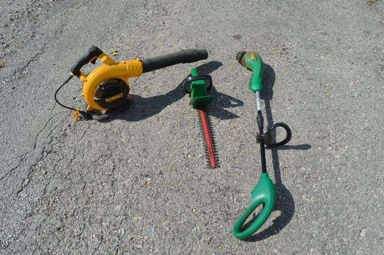 LEAF BLOWER, HEDGE TRIMMER & WEED EATER