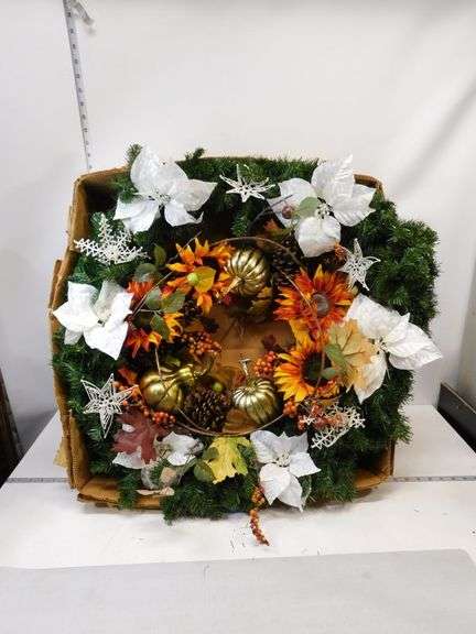 Fall Wreath-Home Décor Good Condition