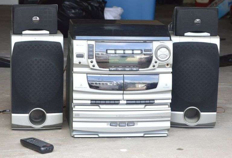 MEMOREX CD/CASSETTE STEREO W/SPEAKERS