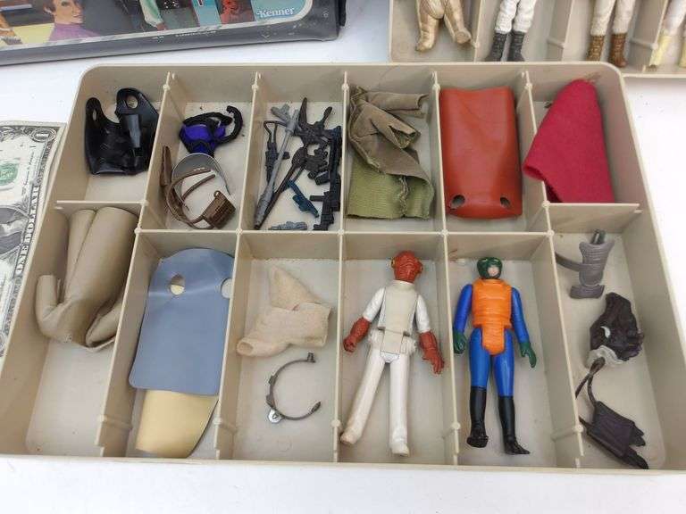 $$$ Vintage 1980 Kenner Star Wars: The Empire Strikes Back Action Figure Collector's Case FULL of Vintage 1970's-80's Figures!! *LOOK THIS UP* The case has it's OWN value, as well as EACH figure/accessory!! $$$ GREAT LOT!! (OS)
