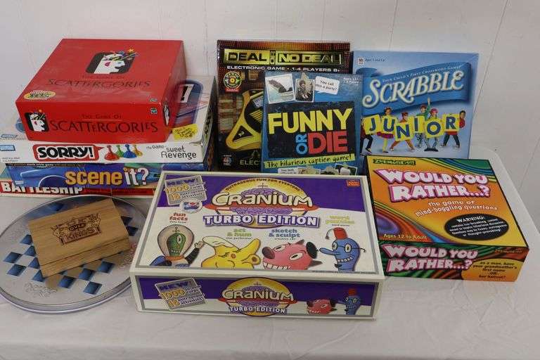 Large Lot of Assorted Board Games! (8C)