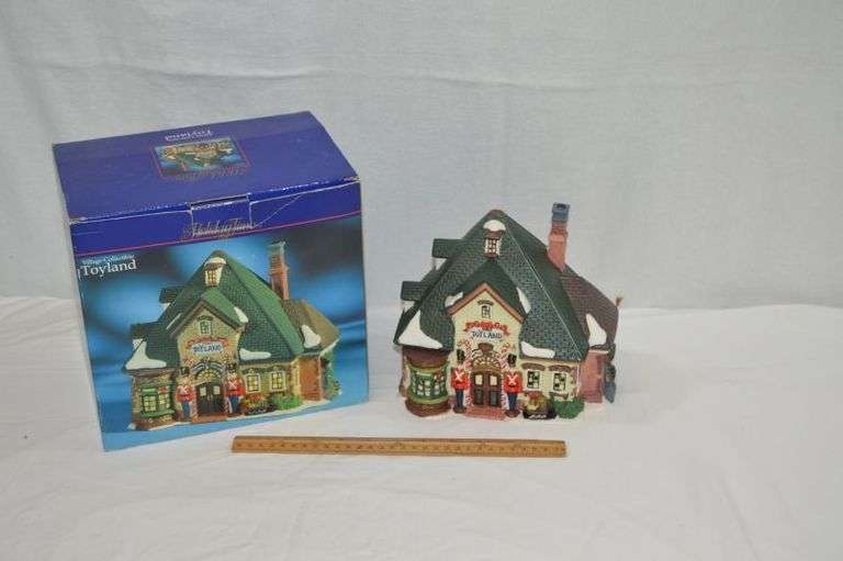 HOLIDAY TIME VILLAGE COLLECTIBLE TOYLAND