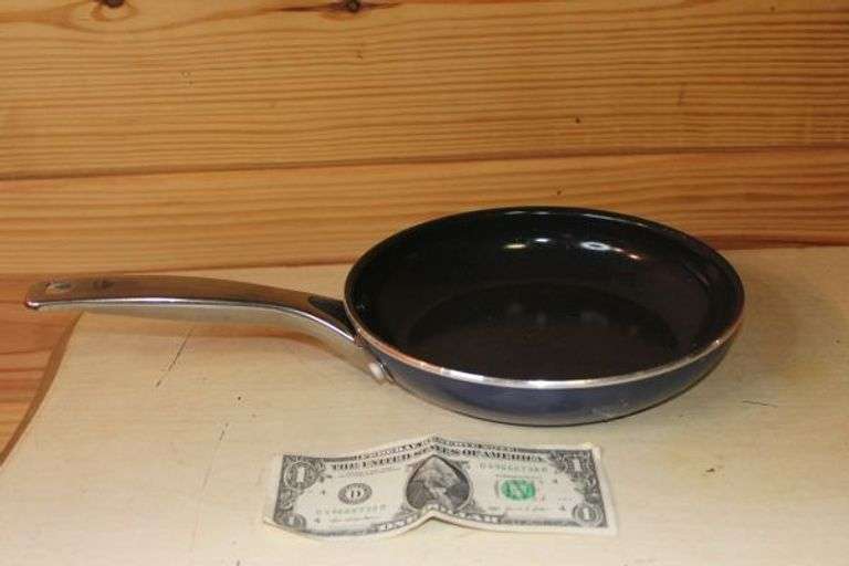 Blue Diamond Non-Stick Skillet 8.25", Great Condition.  R418