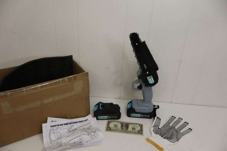 NEW 21V Mini Cordless Chainsaw w/TWO Batteries & Carry Bag! (1A)