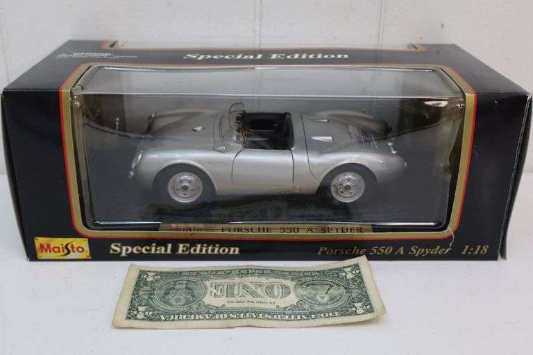 Maisto Special Edition Porsche 550 A Spyder 1:18 Die Cast Replica! (14C)