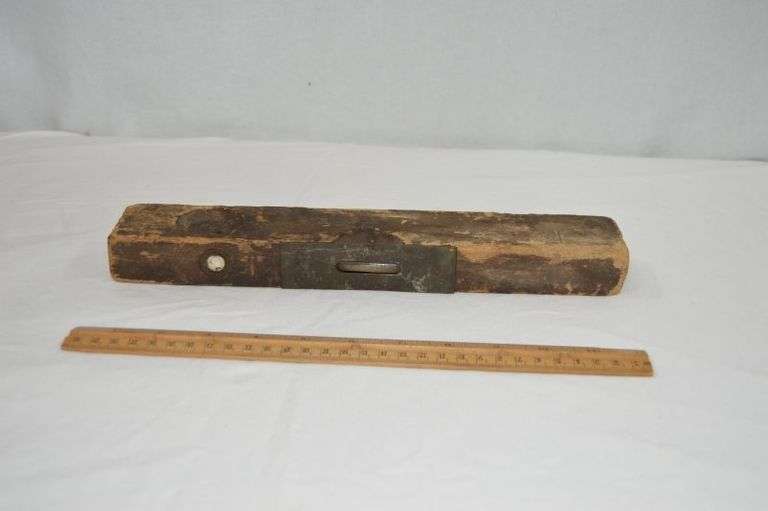 VINTAGE 12" LEVEL FROM PRATT COMPANY