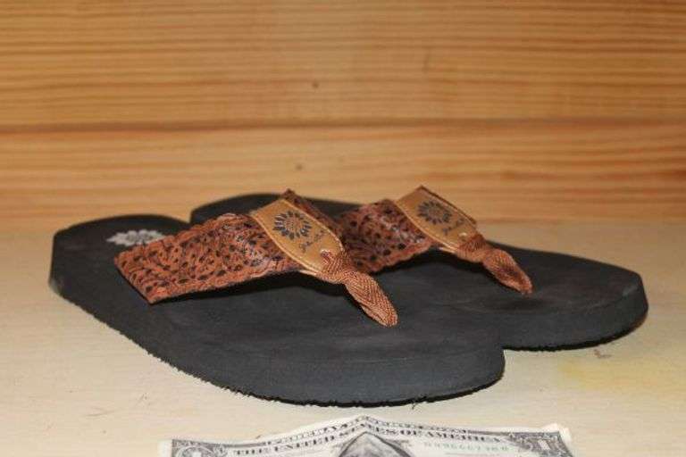 Yellow Box Brown and Copper Flip Flops.  Like new Size 9.  R420